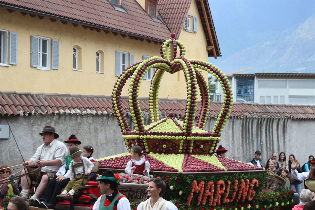 Un char de la fête du raisin de Merano, qui se tient depuis 1886